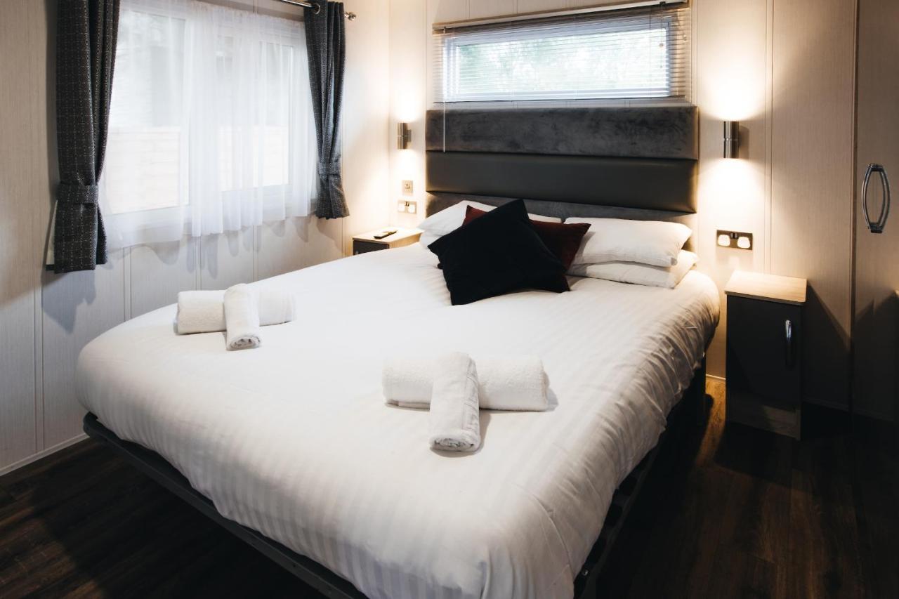 Black Bull Retreat, Barmston With Private Hot Tubs Alojamento de Turismo Selvagem *
