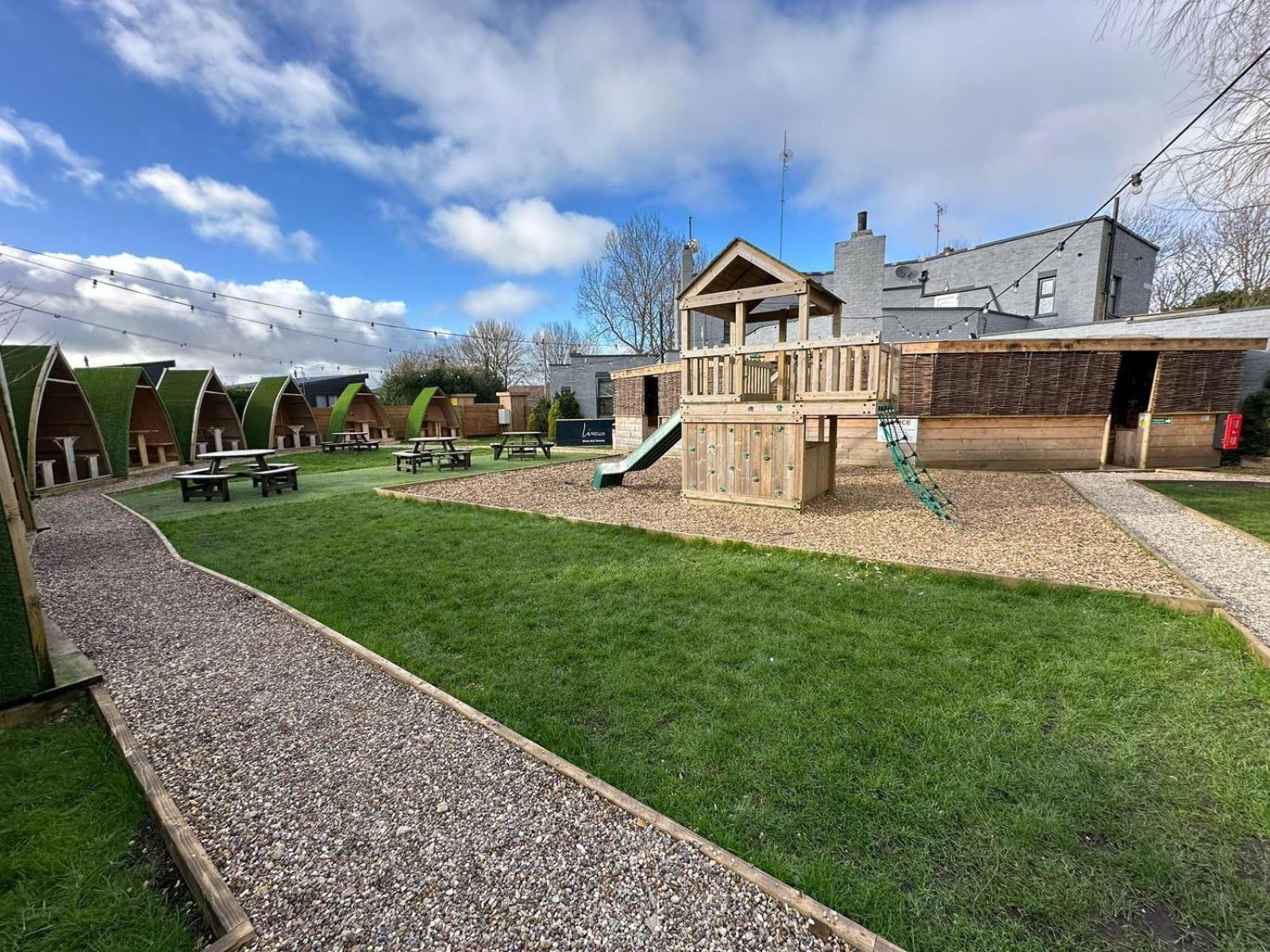 Alojamento de Turismo Selvagem Black Bull Retreat, Barmston With Private Hot Tubs